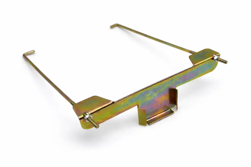 [A03209] Attache batterie + tirants 2CV avec support régulateur