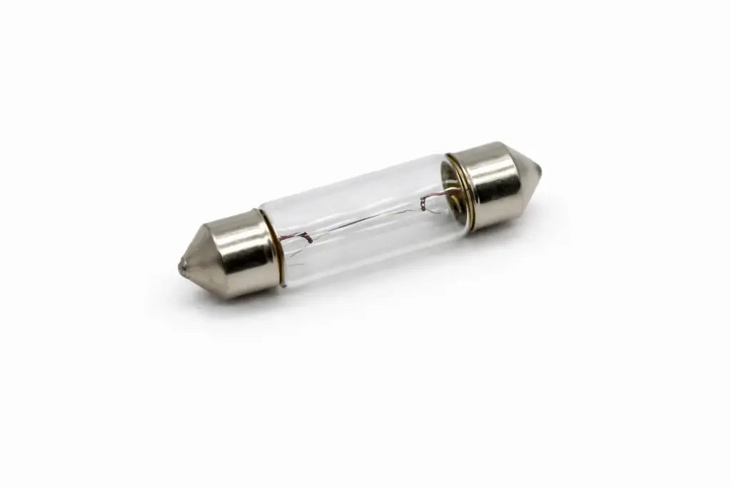 Ampoule navette 6 Volts  -  5W 8 x 38mm