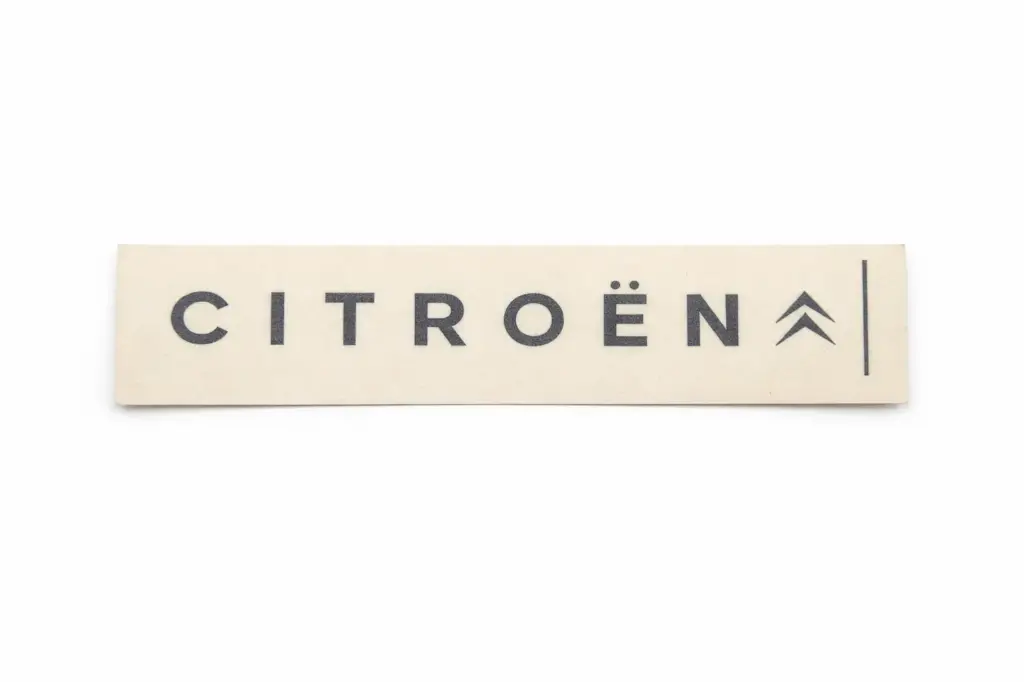 Adhésif CITROEN + CHEVRONS pour Baguette de malle arrière